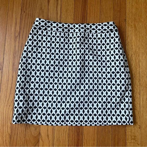 Banana Republic Dresses & Skirts - Banana Republic Star Quilted Jacquard Miniskirt